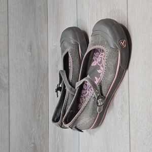 Keen Womens Loafer Slip on sneakers shoes sz 7.5